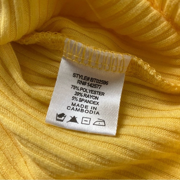 BLĀSHE, YELLOW TOP, SHORT SLEEVED, U TOP, SMALL - Picture 6 of 7